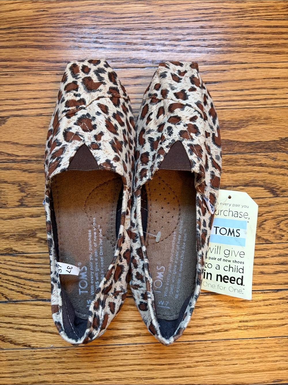 NWT Toms Size 37 Leopard Print Slip-On Flats - Brown & Black - Picture 6 of 6